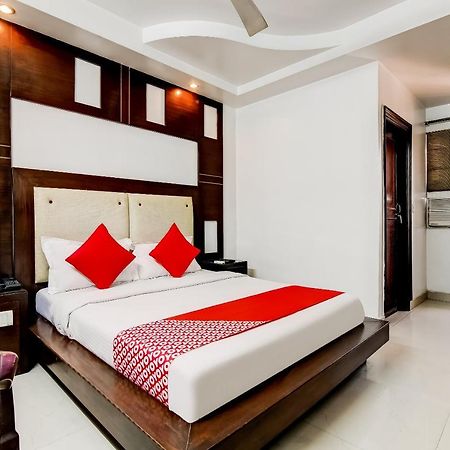 Oyo 7781 Hotel Sai International Nueva Delhi Exterior foto