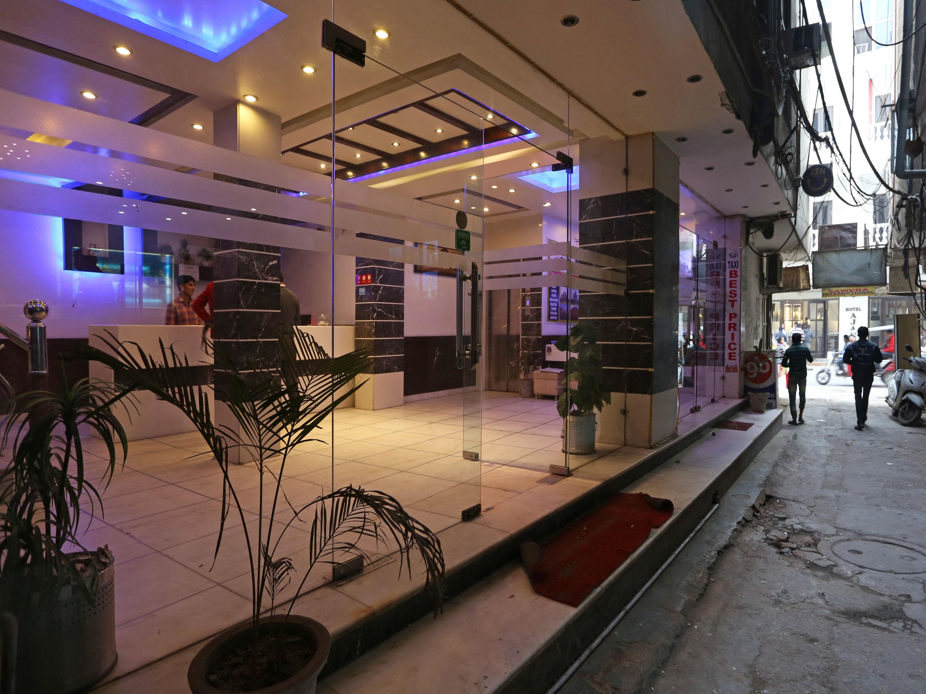 Oyo 7781 Hotel Sai International Nueva Delhi Exterior foto